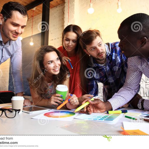 Imagem grupo de jovens