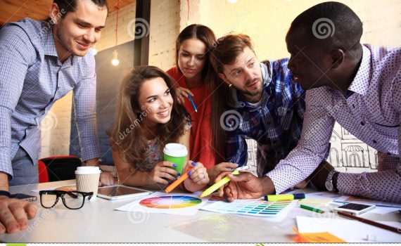 Imagem grupo de jovens